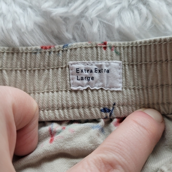 GAP Kids Cargo Shorts In Floral Print - Picture 4 of 5